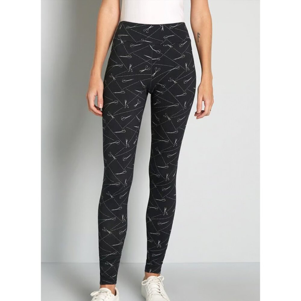 Modcloth Stretching Towards Casual Scissor Print Leggings